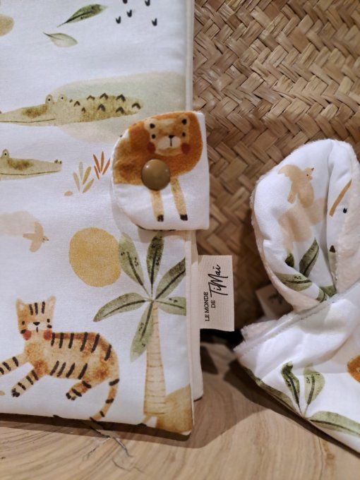 Pour offrir ou compléter une liste de naissance, nos créations artisanales allient douceur, confort et originalité. Pour offrir ou compléter une liste de naissance, nos créations artisanales allient douceur, confort et originalité.